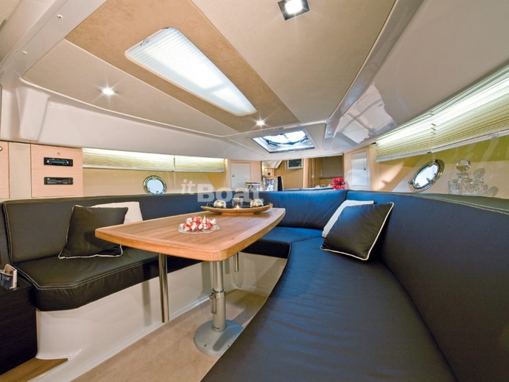 LuxurE travel zakunthos yacht Interior